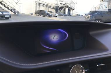 Седан Lexus ES 2018 в Киеве