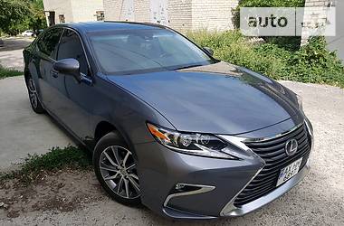 Седан Lexus ES 2016 в 