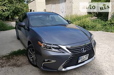 Седан Lexus ES 2016 в 