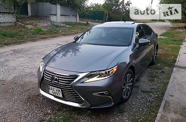 Седан Lexus ES 2016 в 
