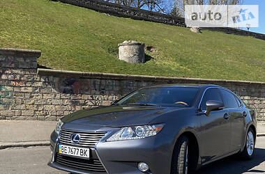 Седан Lexus ES 2012 в 
