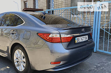 Седан Lexus ES 2012 в 