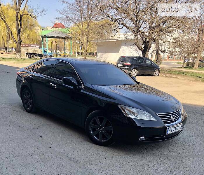 Седан Lexus ES 2006 в Калуші