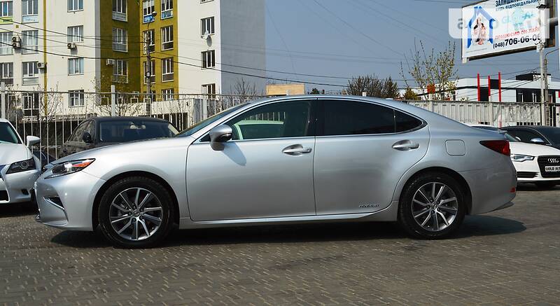Седан Lexus ES 2016 в Одесі