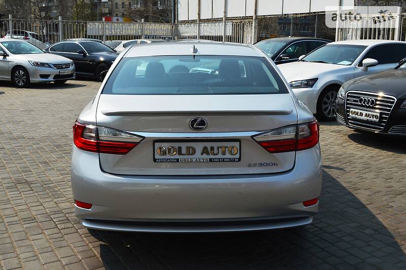 Седан Lexus ES 2016 в Одесі