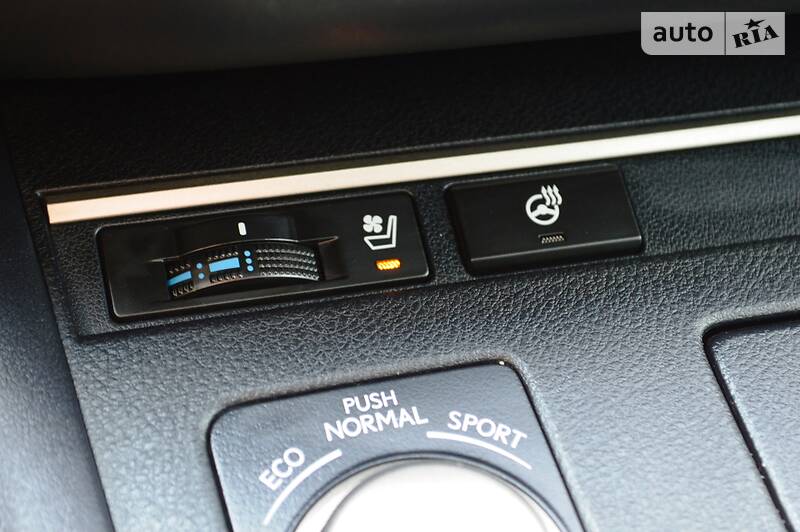 Седан Lexus ES 2016 в Одесі