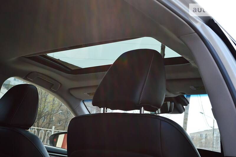 Седан Lexus ES 2016 в Одесі