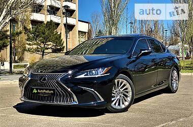 Седан Lexus ES 2019 в 