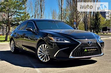 Седан Lexus ES 2019 в 