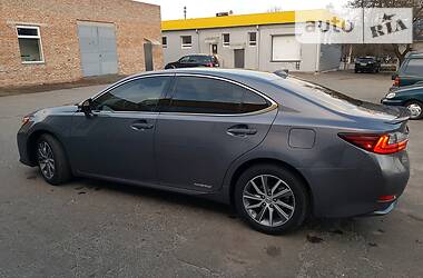 Седан Lexus ES 2016 в 