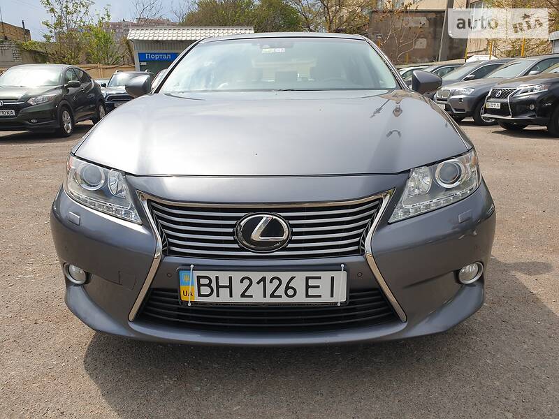 Седан Lexus ES 2012 в Одесі