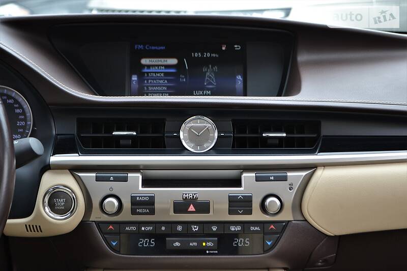 Седан Lexus ES 2016 в Харкові