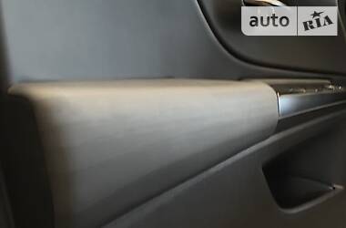 Седан Lexus ES 2018 в 
