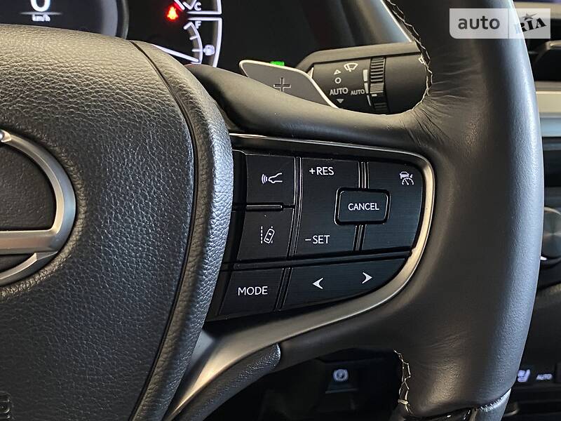 Седан Lexus ES 2018 в Одесі