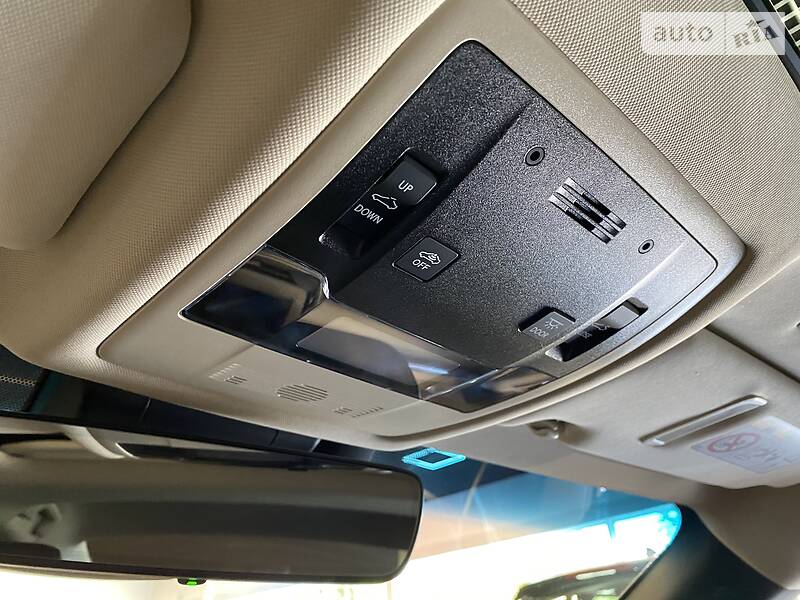 Седан Lexus ES 2018 в Одесі