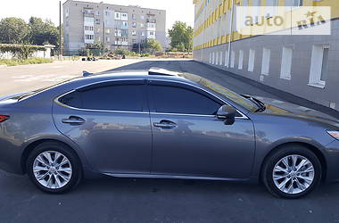 Седан Lexus ES 2013 в Полтаве