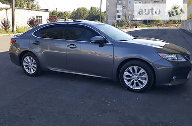 Седан Lexus ES 2013 в Полтаве