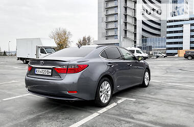 Седан Lexus ES 2012 в Киеве