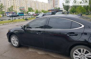 Седан Lexus ES 2015 в Киеве