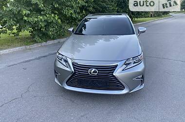 Седан Lexus ES 2017 в Умани