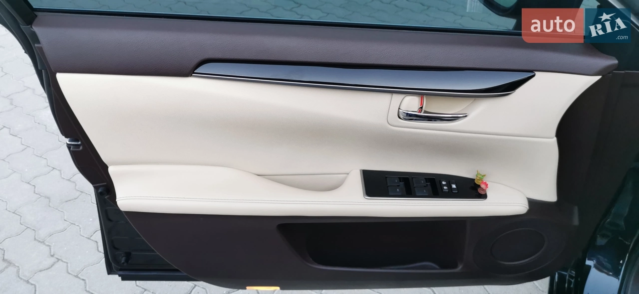 2017 Lexus ES - мініатюра 25