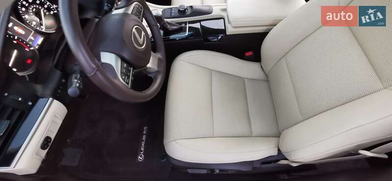 Седан Lexus ES 2017 в Хмельницькому