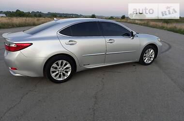 Седан Lexus ES 2013 в Тернополе