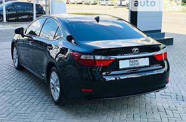 Седан Lexus ES 2015 в Харькове