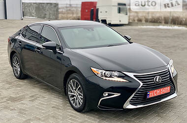 Седан Lexus ES 2016 в Ровно