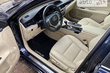 Седан Lexus ES 2015 в Киеве