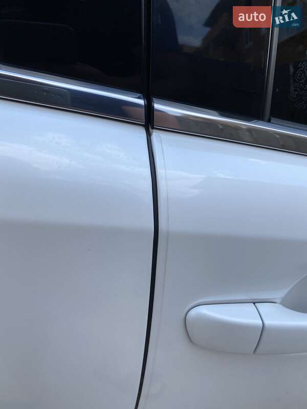 Седан Lexus ES 2014 в Киеве фото 22 Седан Lexus ES 2014 в Киеве