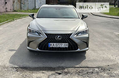 Седан Lexus ES 2022 в Киеве