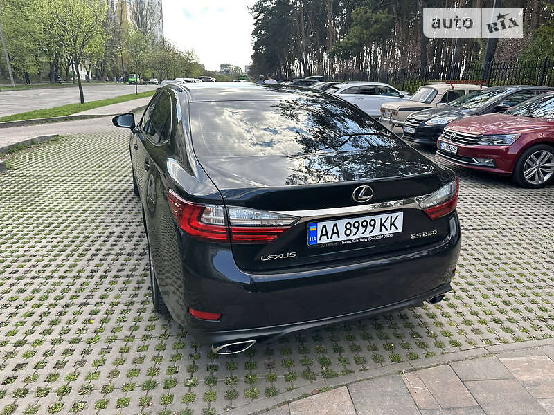Седан Lexus ES 2017 в Киеве