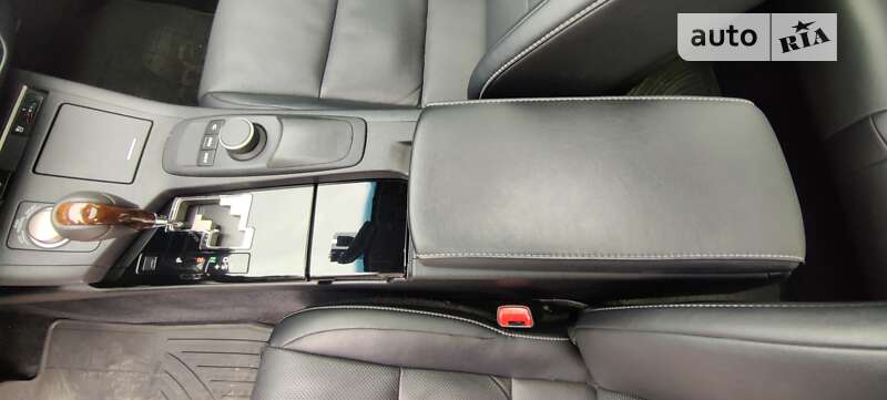 Седан Lexus ES 2014 в Києві