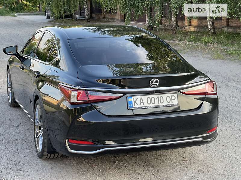 Седан Lexus ES 2019 в Києві