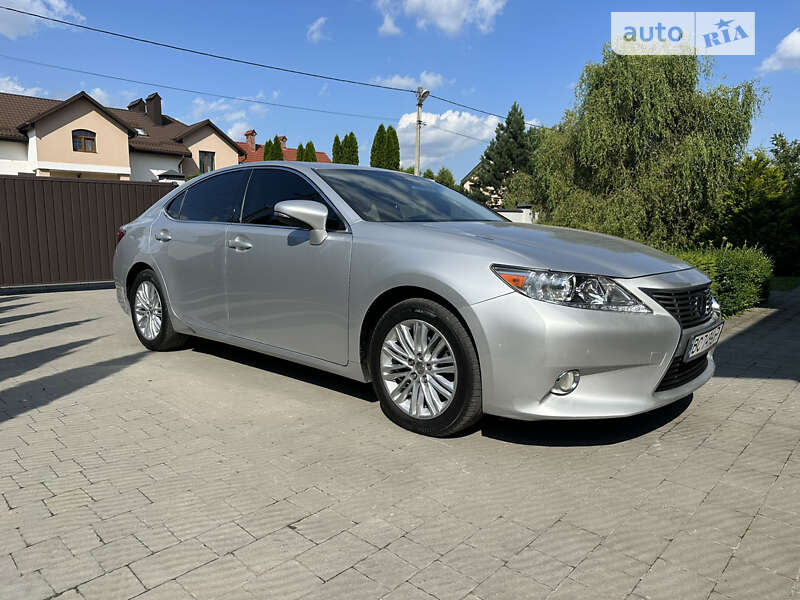 Седан Lexus ES 2013 в 
