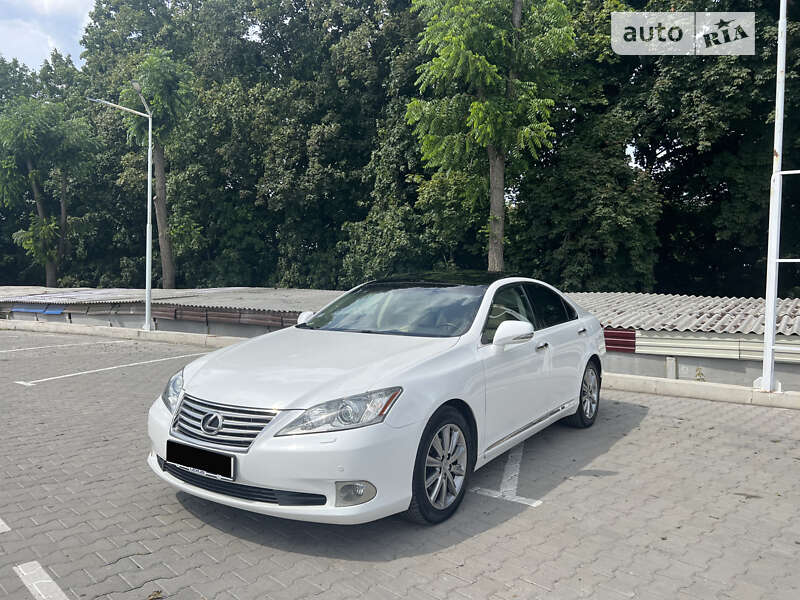 Седан Lexus ES 2010 в Виннице