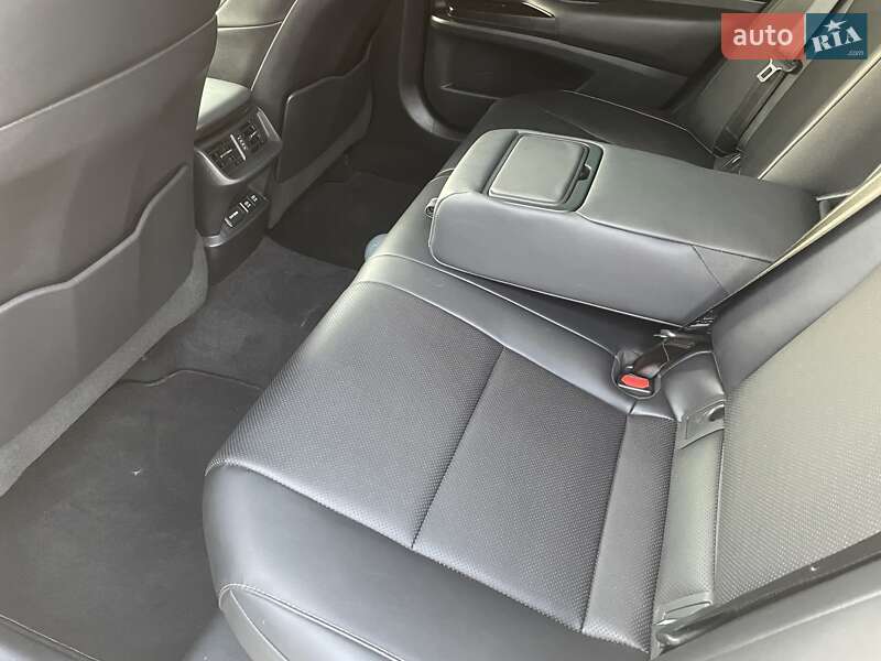 Седан Lexus ES 2019 в Киеве фото 15 Седан Lexus ES 2019 в Киеве