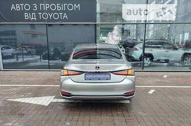 Седан Lexus ES 2021 в Киеве