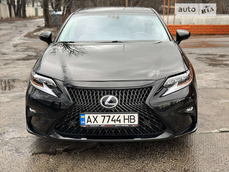Седан Lexus ES 2015 в Харькове