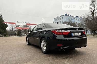 Седан Lexus ES 2014 в Кропивницькому