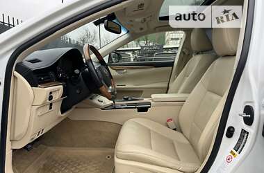 Седан Lexus ES 2014 в Киеве