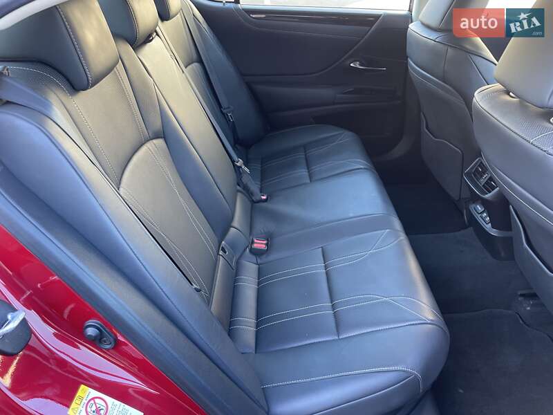 Седан Lexus ES 2018 в Одессе