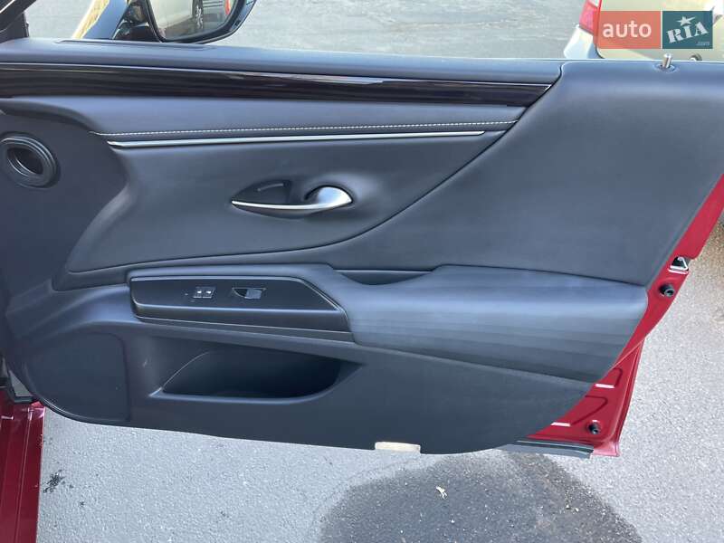 Седан Lexus ES 2018 в Одессе