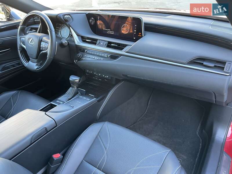 Седан Lexus ES 2018 в Одессе