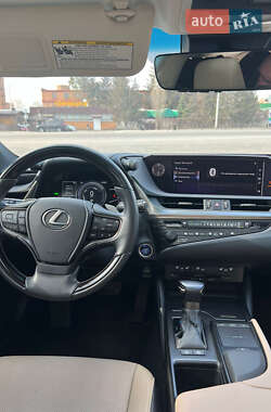 Седан Lexus ES 2019 в 