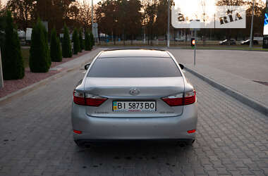 Седан Lexus ES 2012 в Кременчуці