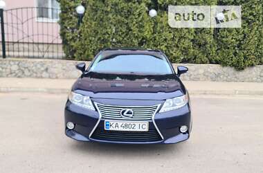 Седан Lexus ES 2013 в Ромнах