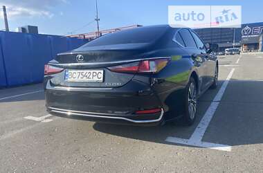 Седан Lexus ES 2022 в Киеве