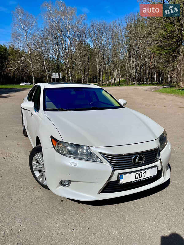 Седан Lexus ES 2013 в Кропивницькому